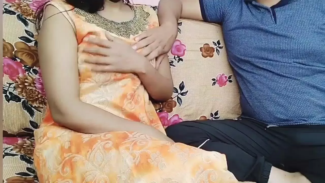 Hindi Xxxc Video Blood Mp4 - Neighbor's aunt's girl's pussy licked in Hindi voice. Your indian couple  watch online