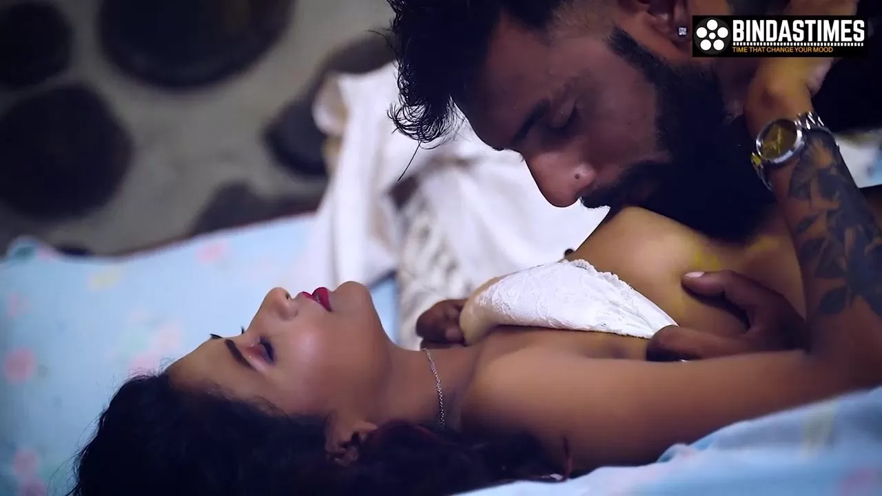 Sexi Video Hinde - Desi Indian Hot Sudipa mast honeymoon thukai paharo me ( Hindi Audio )  watch online