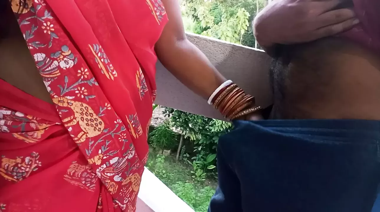 Desi Antiysex - Balcony Pe Khadi Aunty Ko Patakar Jabardasti Choot Chudayi Kiya watch online