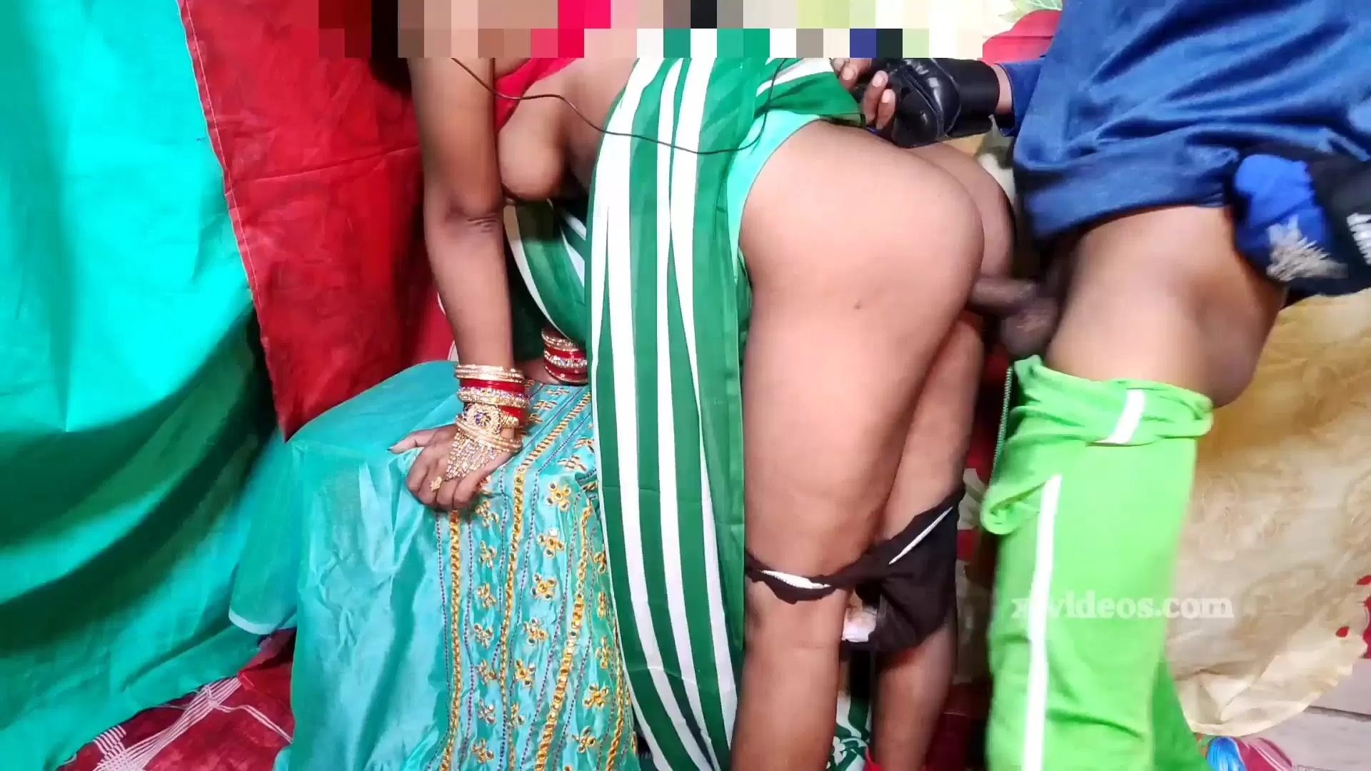 Bhabhi Xxxxxx Hd Vedios - Desi XXX bhabhi market se gift la ke diya khushi se mere sab pani nikal  dilye Hindi sexy watch online