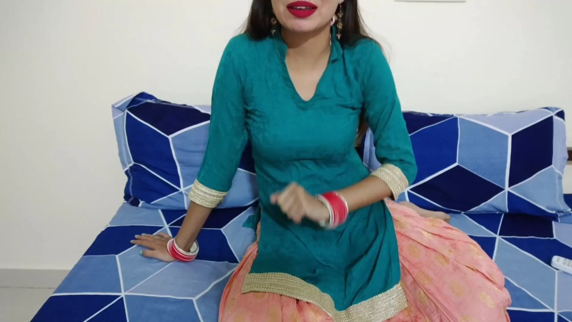 Beautiful Bhabhi Xxx Video - Hot beautiful Milf bhabhi roleplay sex with innocent devar! Indian xxx  saarabhabhi6 clear Hindi audio watch online