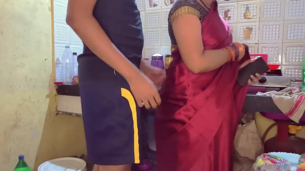 1280px x 720px - Parte 2 , madrastra sexy india pillada por hijastro mientras hablaba con su  novio ver en lÃ­nea