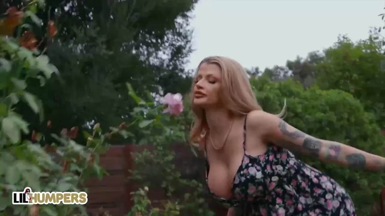 LIL humpers - Hawt Chick Joslyn James Lawn Gnome Comes Comes To Life