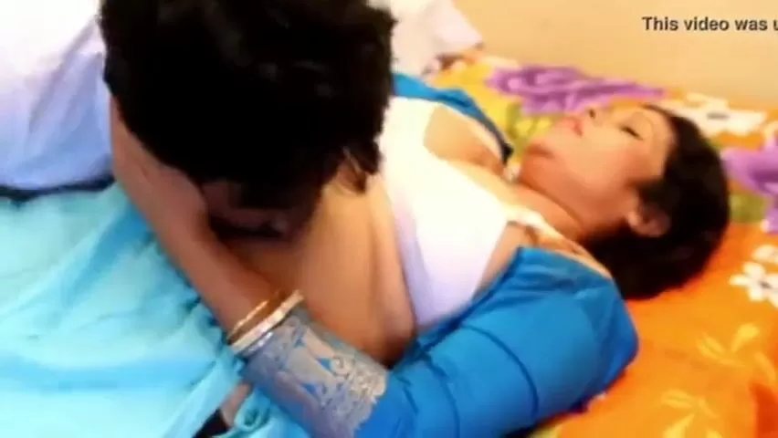 Poron Dasi Mom And San - My Friend's Desi Mother is still very Sexy and very Hot watch online