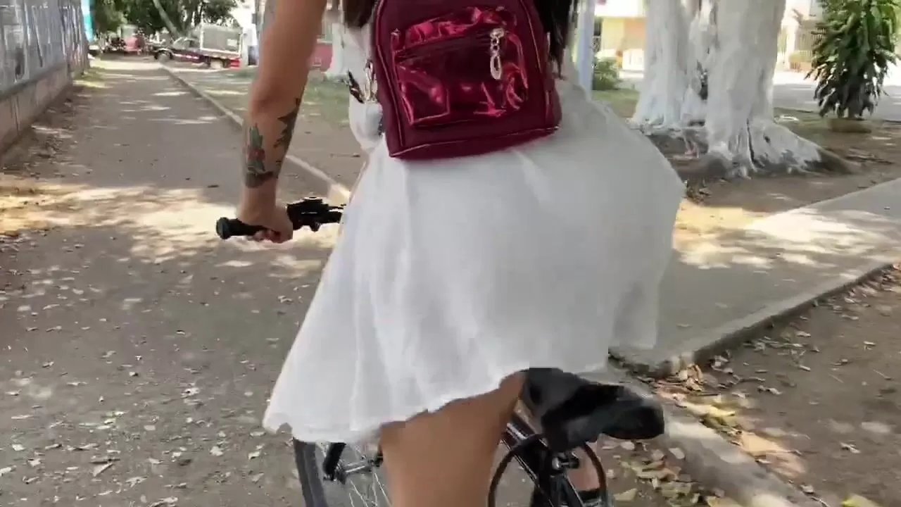 How to Ride a Bike while i Fuck my Pussy with a Dildo picture