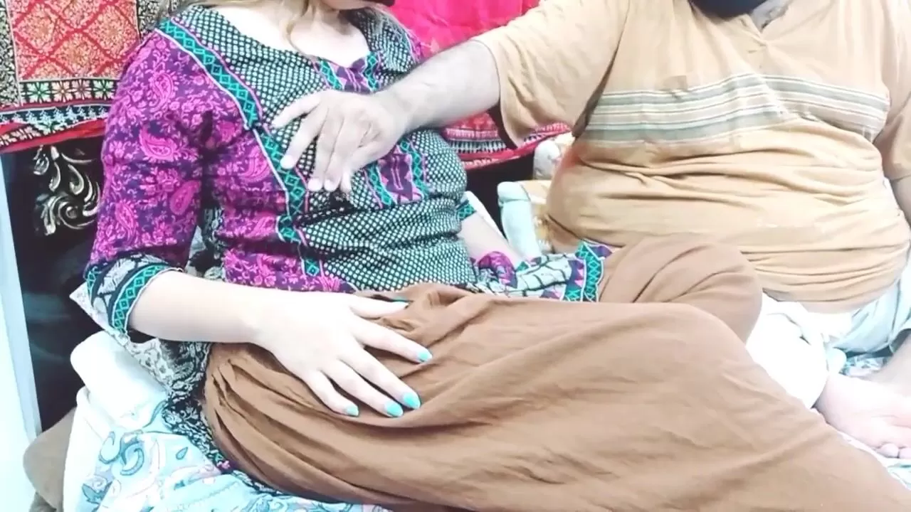 Desi Wife and her Stepuncle Rough Sex with Clear Audio Hindi Urdu Hot Talk regarder en ligne pic